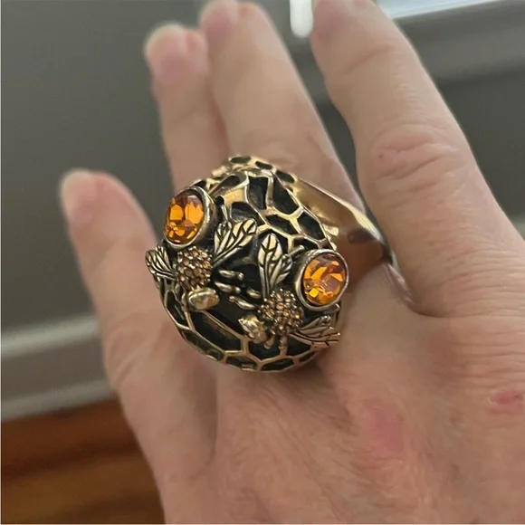 Alexander McQueen Honeycomb Skull Bee Ring - Picture 4 of 17